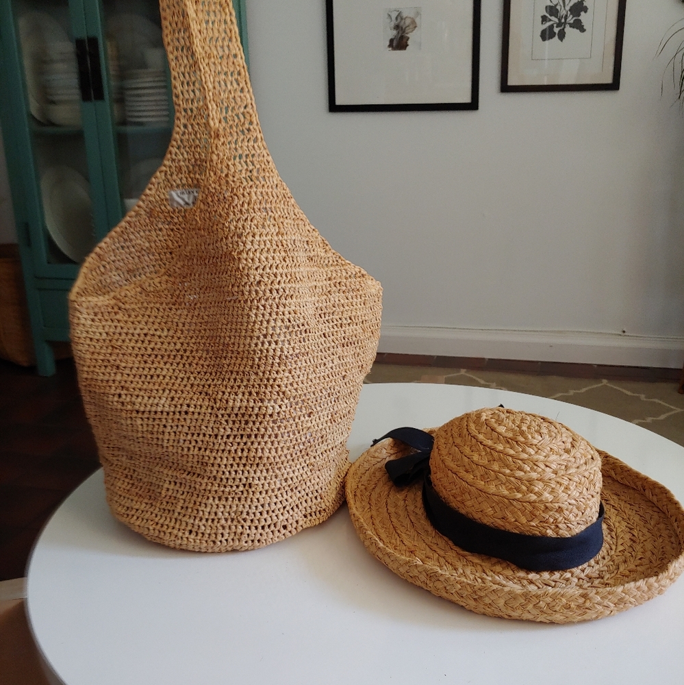Classic Helen Kaminski  tote and hat